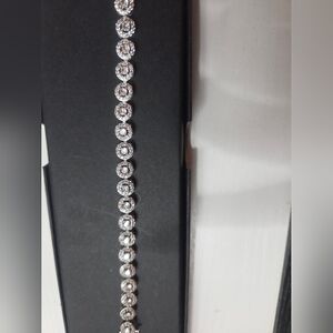 NWOT/ BEAUTIFUL Silver  Bracelet.